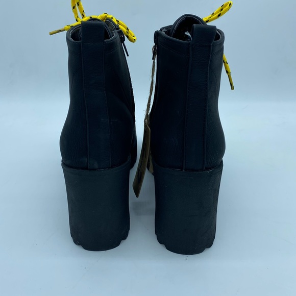 Seven7 Thick Heel Boot - Picture 3 of 7